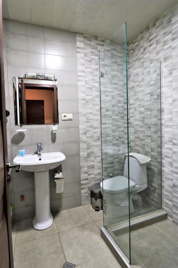 Tabori Apart Hotel Тбилиси Екстериор снимка